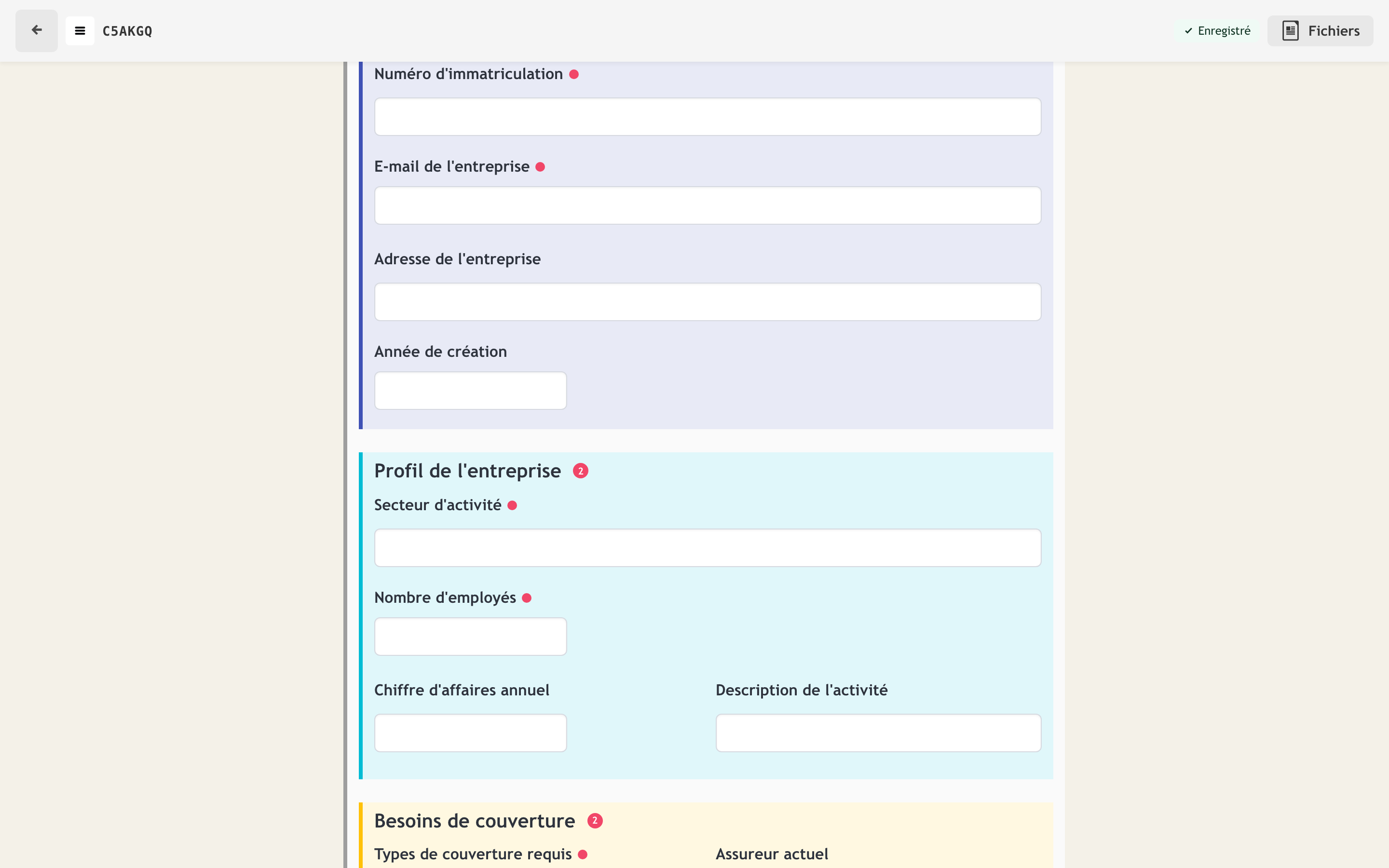 Formulaire professionnel avec sections structurées et données organisationnelles regroupées