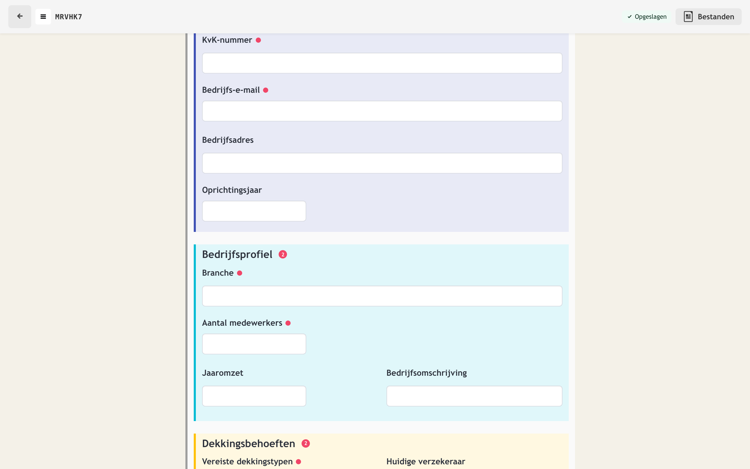 Zakelijk formulier met gestructureerde secties en gegroepeerde organisatiegegevens